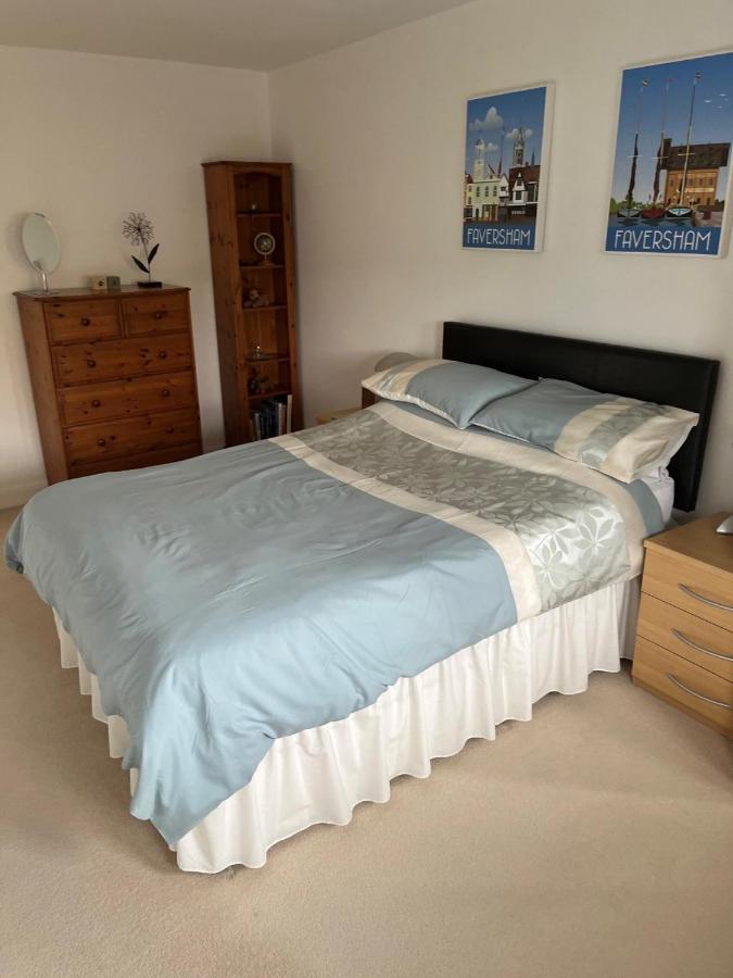 Hampton Vale, Peterborough Lakeside Large Double Bedroom With Own Bathroom Exterior photo