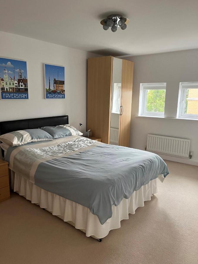 Hampton Vale, Peterborough Lakeside Large Double Bedroom With Own Bathroom Exterior photo