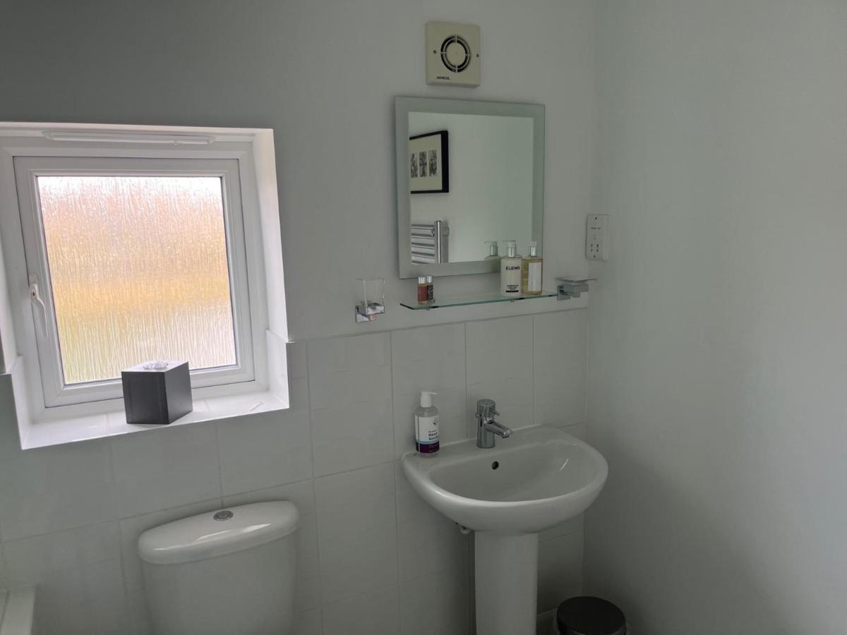 Hampton Vale, Peterborough Lakeside Large Double Bedroom With Own Bathroom Exterior photo