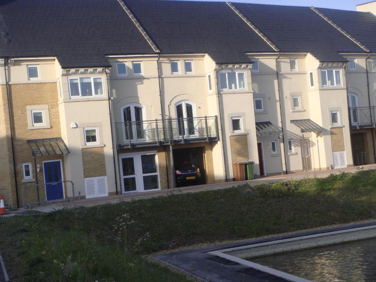 Hampton Vale, Peterborough Lakeside Large Double Bedroom With Own Bathroom Exterior photo